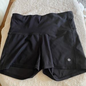 Xersion M workout shorts